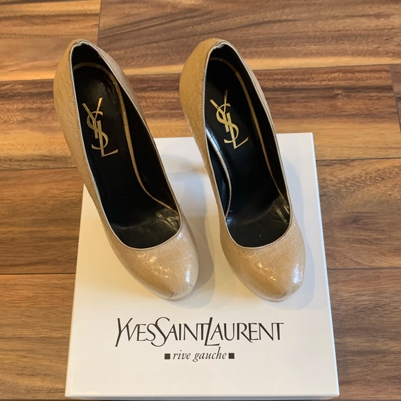 Yves Saint Laurent Nude Python Leather Pumps - Picture 7 of 8